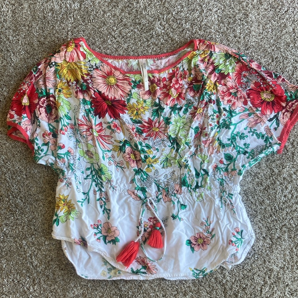 Floral Anthropologie blouse!